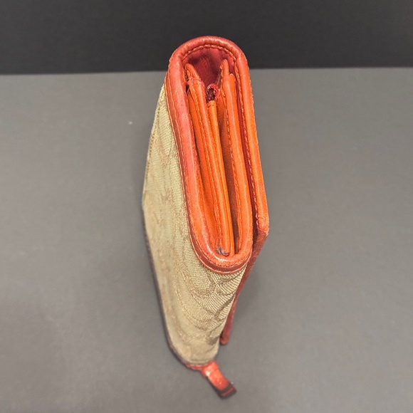 Wallet by Coach. Pre-Loved - Picture 3 of 11